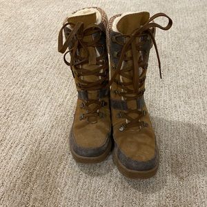 Bearpaw winter boots size 7